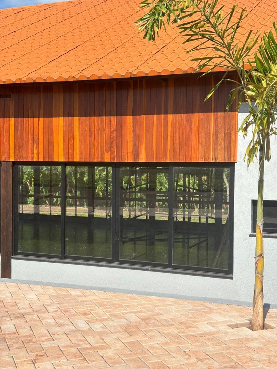 Janela panorâmica em alumínio preto