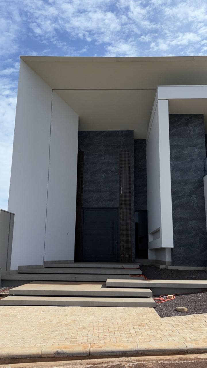 Fachada residencial em pedra