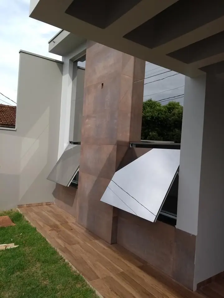 Janelas residenciais em vidro refletivo